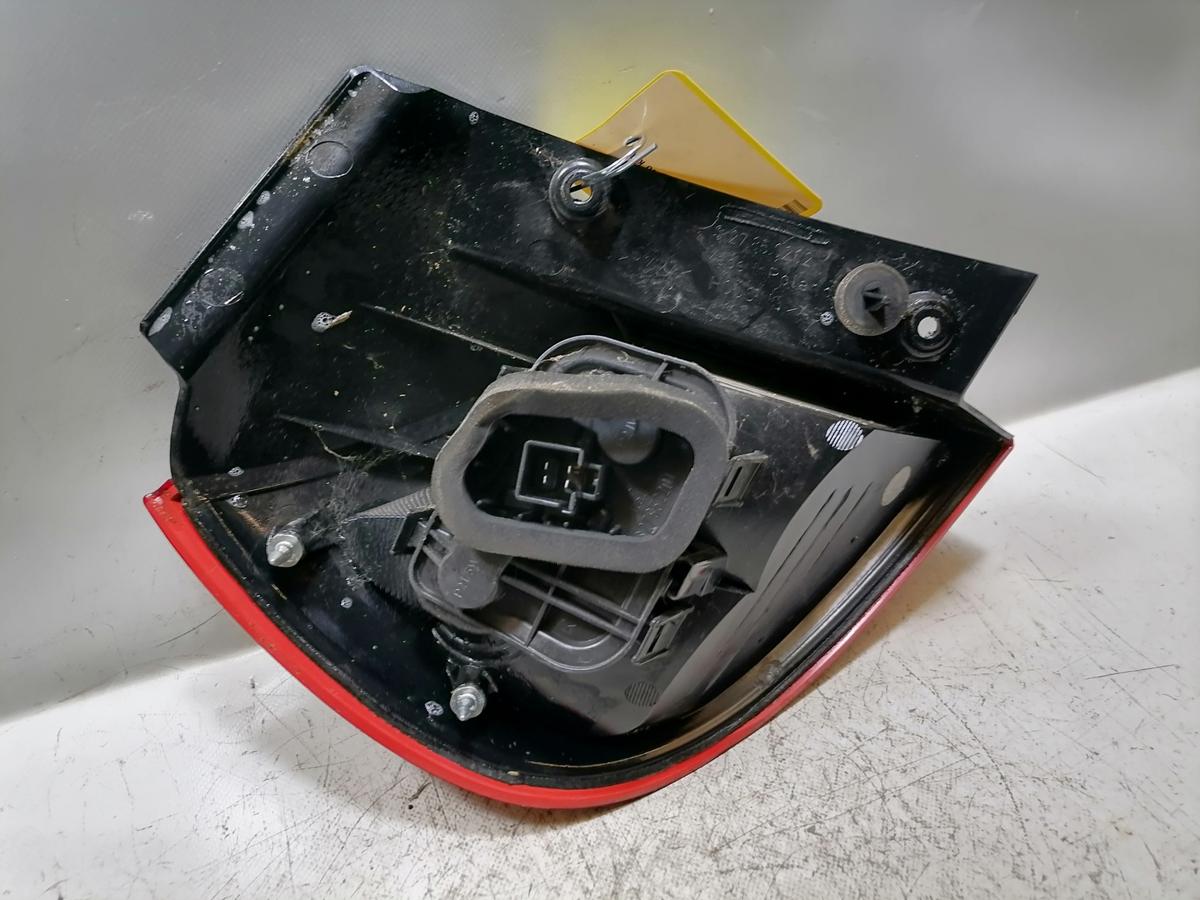 Mitsubishi Colt Z30 original R&uuml;cklicht R&uuml;ckleuchte Schlussleuchte rechts au&szlig;en 3-T&uuml;rer Bj.2007